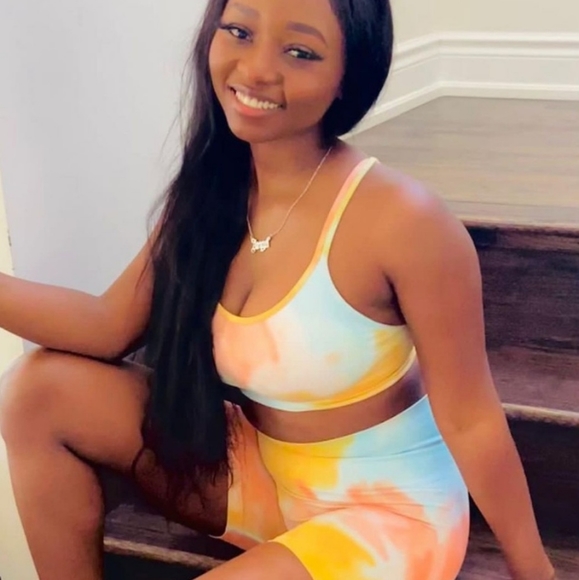 Fitness Wear - Picture 2 of 4